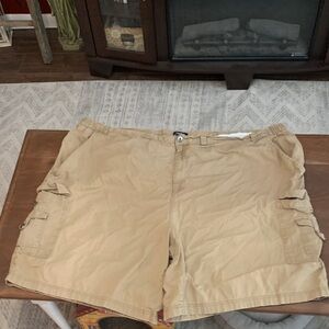 King Size men’s khaki shorts